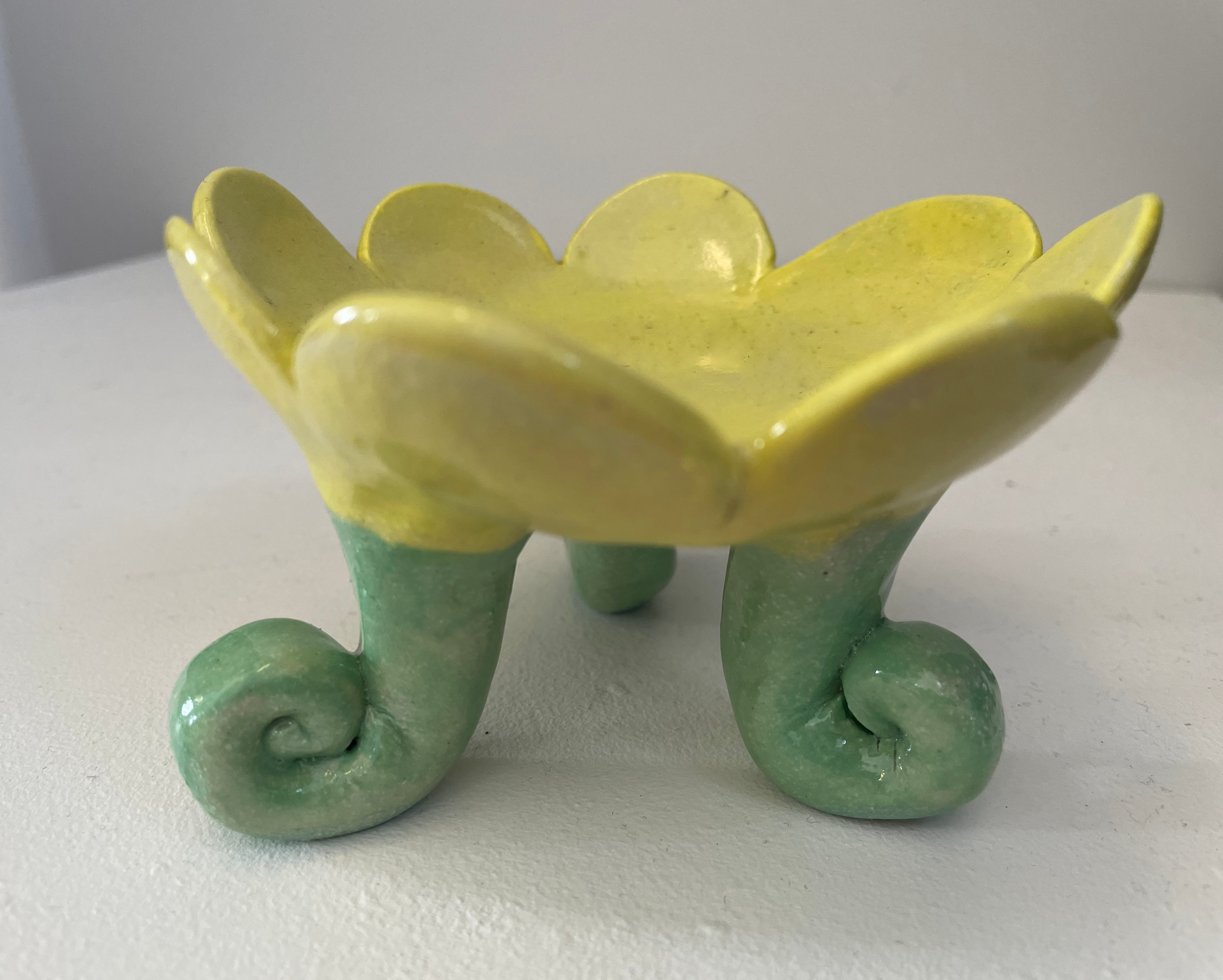 Alex Crombie - 3 Foot Flower Plate  [Yellow]