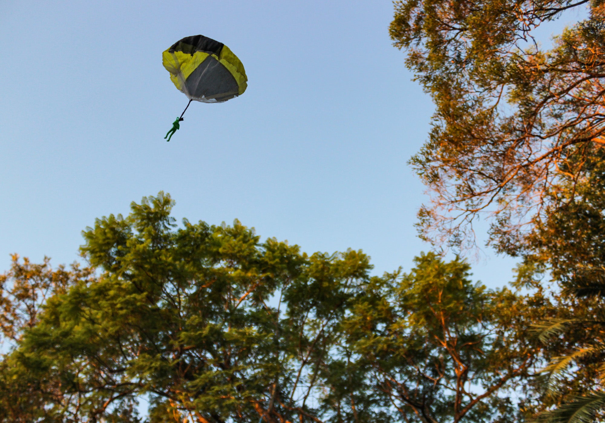 Louis Lim, Matthew Lys - Parachute